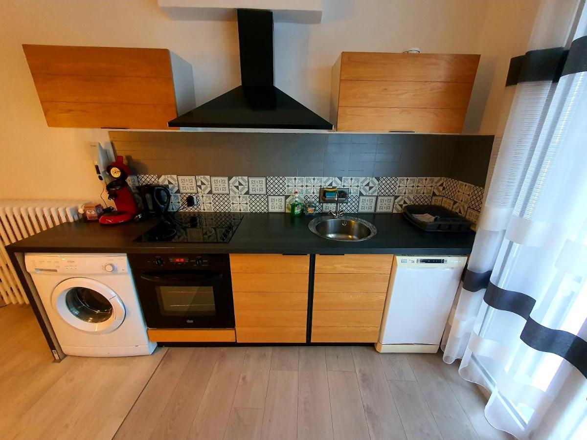 Grand T3 Avec Terrasse Centre Ville Bellac 벨락 외부 사진